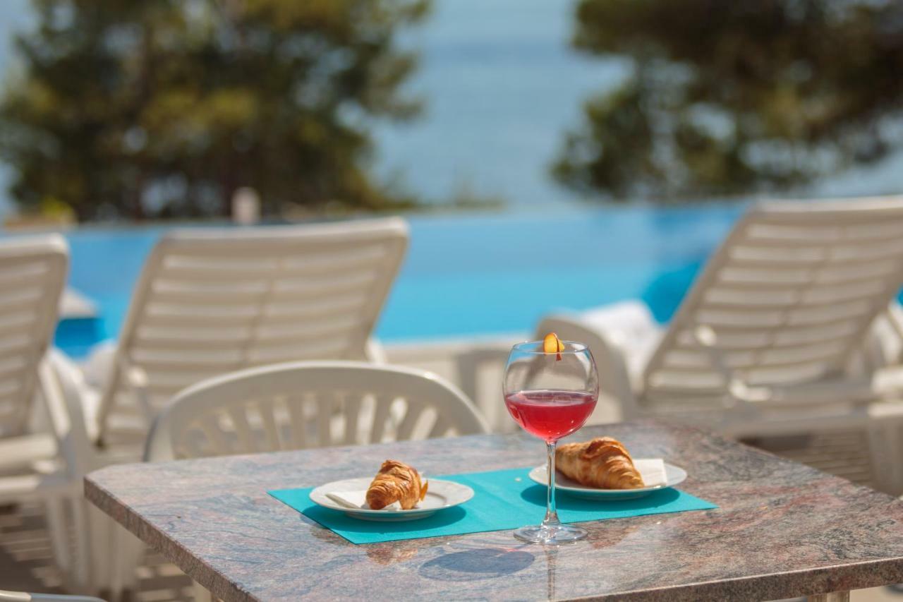 Villa Charlotte 오미스 외부 사진