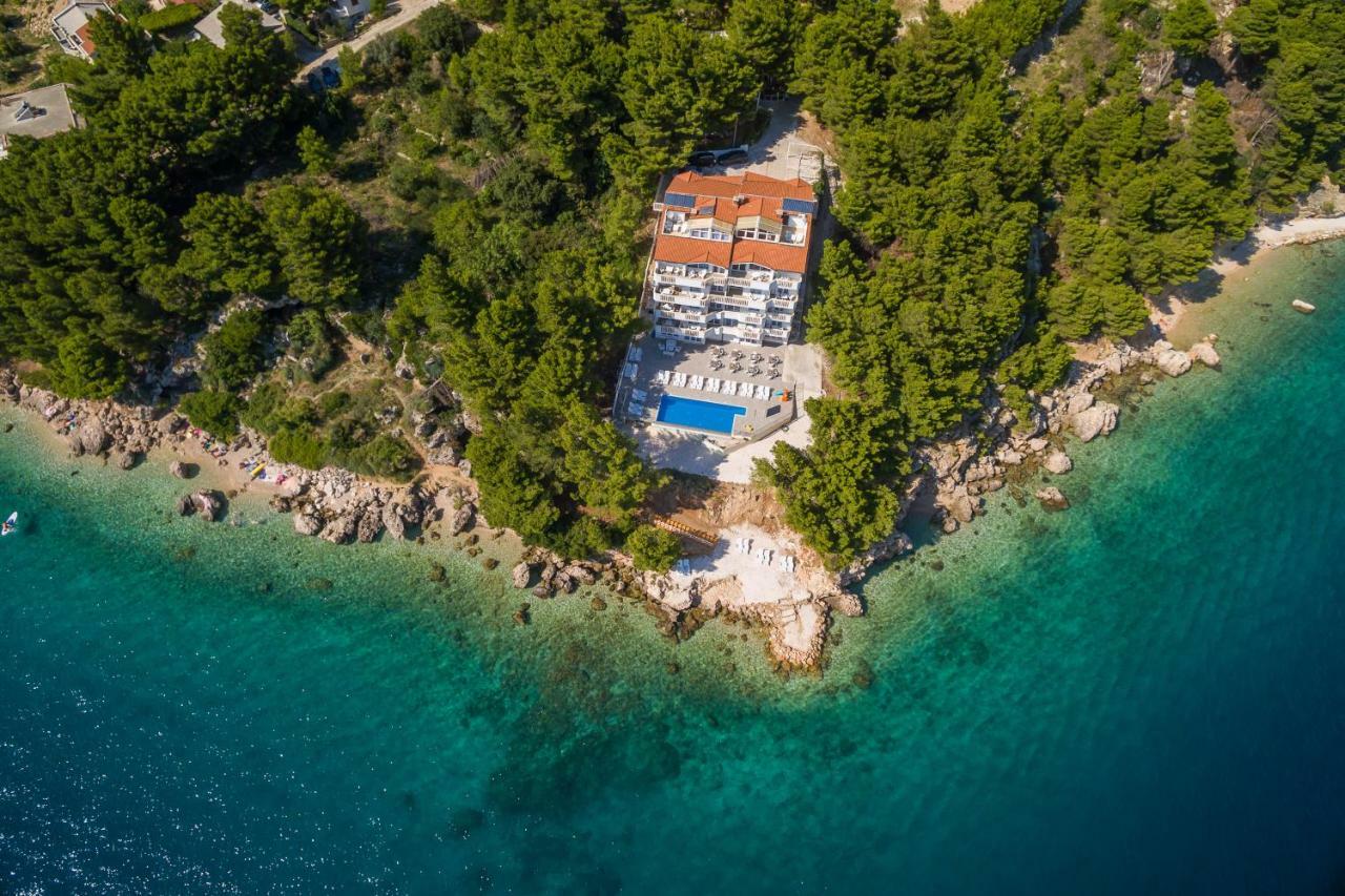 Villa Charlotte 오미스 외부 사진