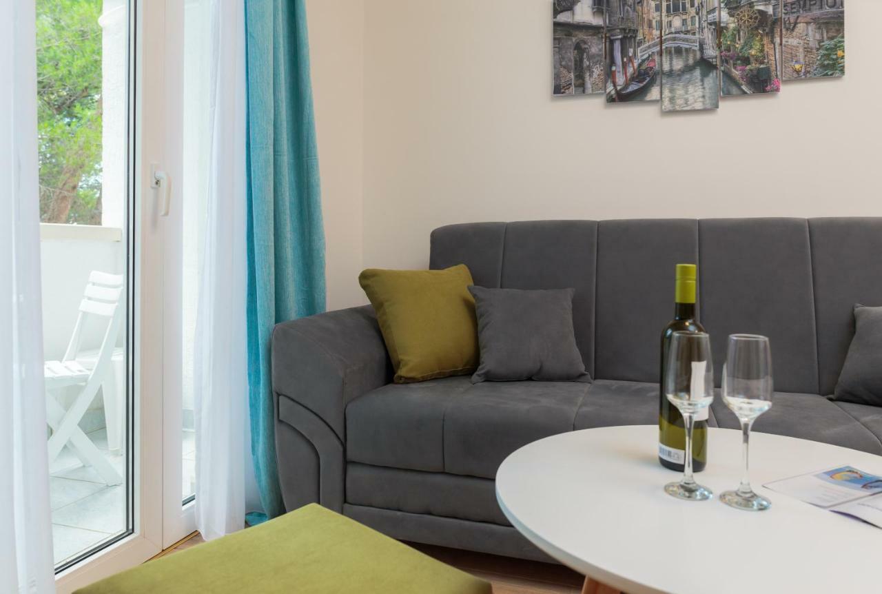 Villa Charlotte 오미스 외부 사진